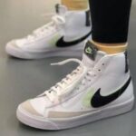 Branded Blazer 77 Mid Sneakers